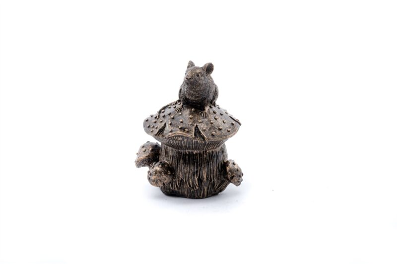 Mouse On Toadstool Plant Drip Feeder Cover & Feed - Image 4