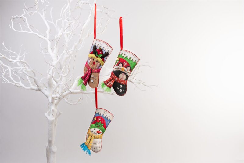 Handmade Felt Santa In His Sleigh Christmas Tree Hanging Decoration - 11.5 cm - Image 3