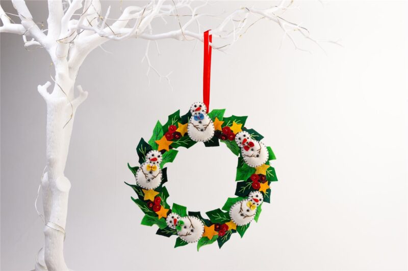 Handmade Felt Wreath Christmas Door Hanging Decoration - 21 cm - Image 2