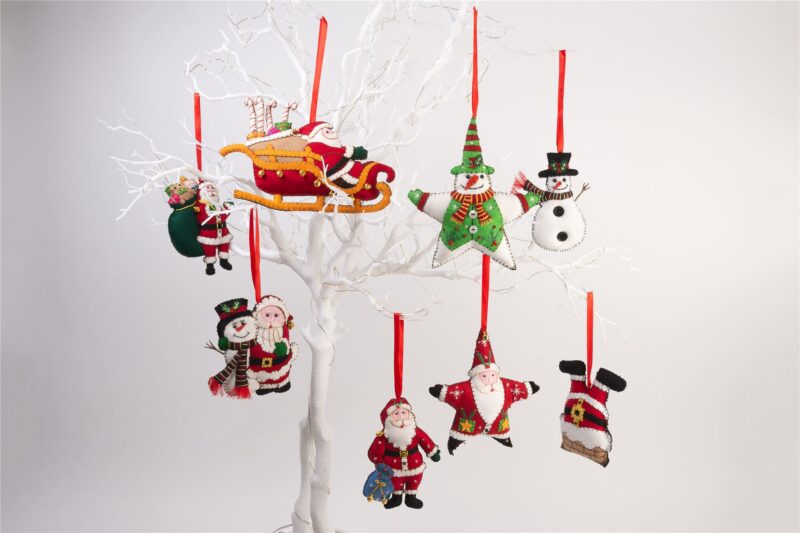 Handmade Felt Santa In His Sleigh Christmas Tree Hanging Decoration - 11.5 cm - Image 5