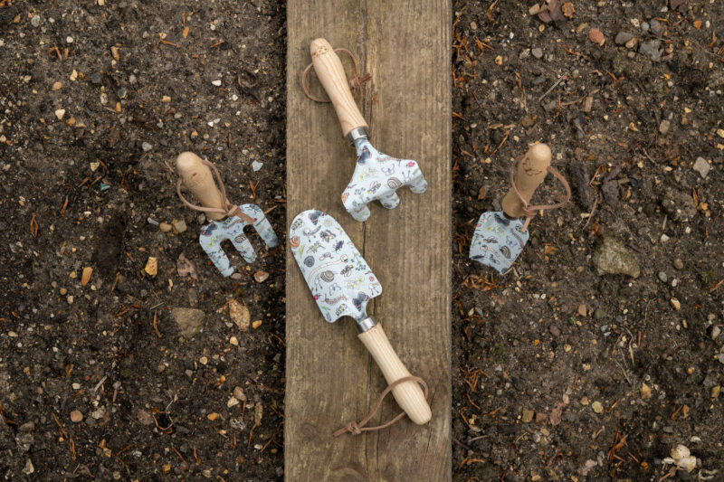 Childs garden tool set