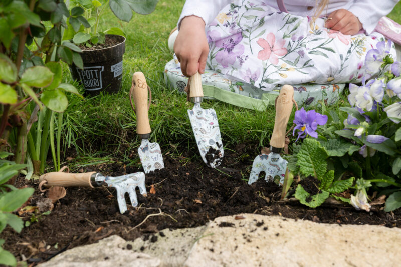 Childs garden tool set