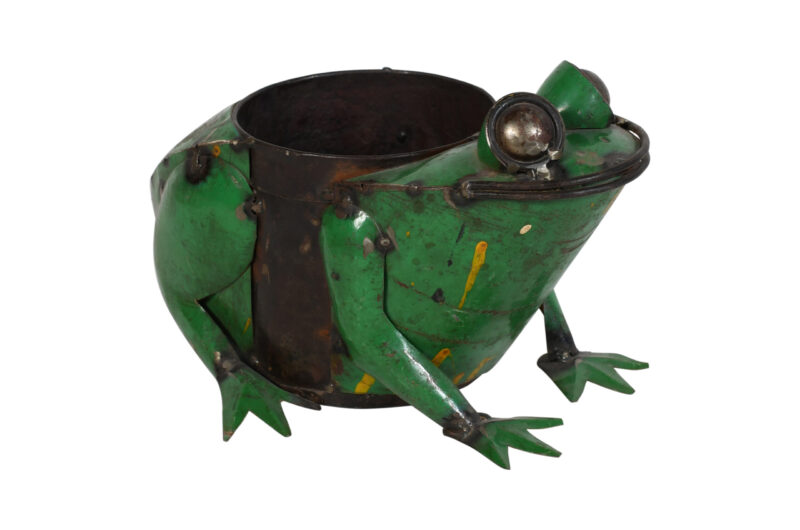 Indian Artisan Made Recycled Iron Frog Garden Pot Decoration - Image 3