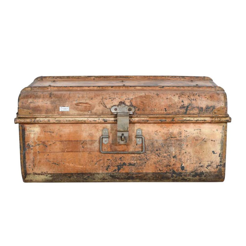 Vintage Copper Blush Indian Iron Train Travel Case Chest Coffee Table – c.1930 - Image 3
