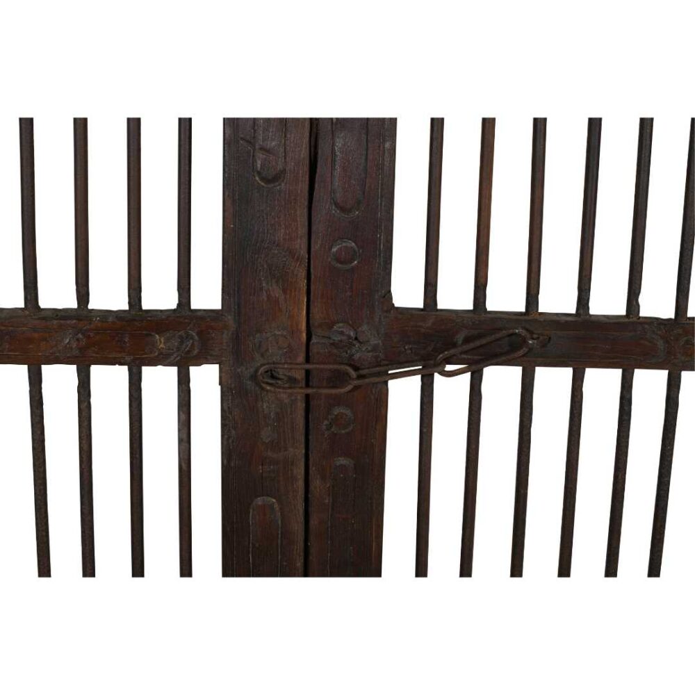 Antique Dark Walnut Brown Indian Teak Jali Door Garden Gate Pair – Gujarat, 19th Century - Image 3